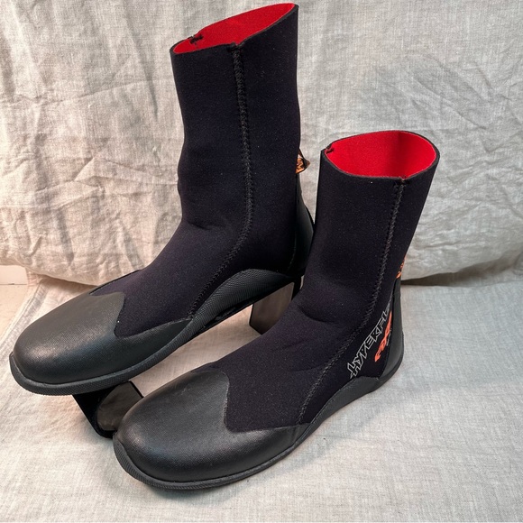 Hyperflex AXS 5mm water bootie - Picture 1 of 4